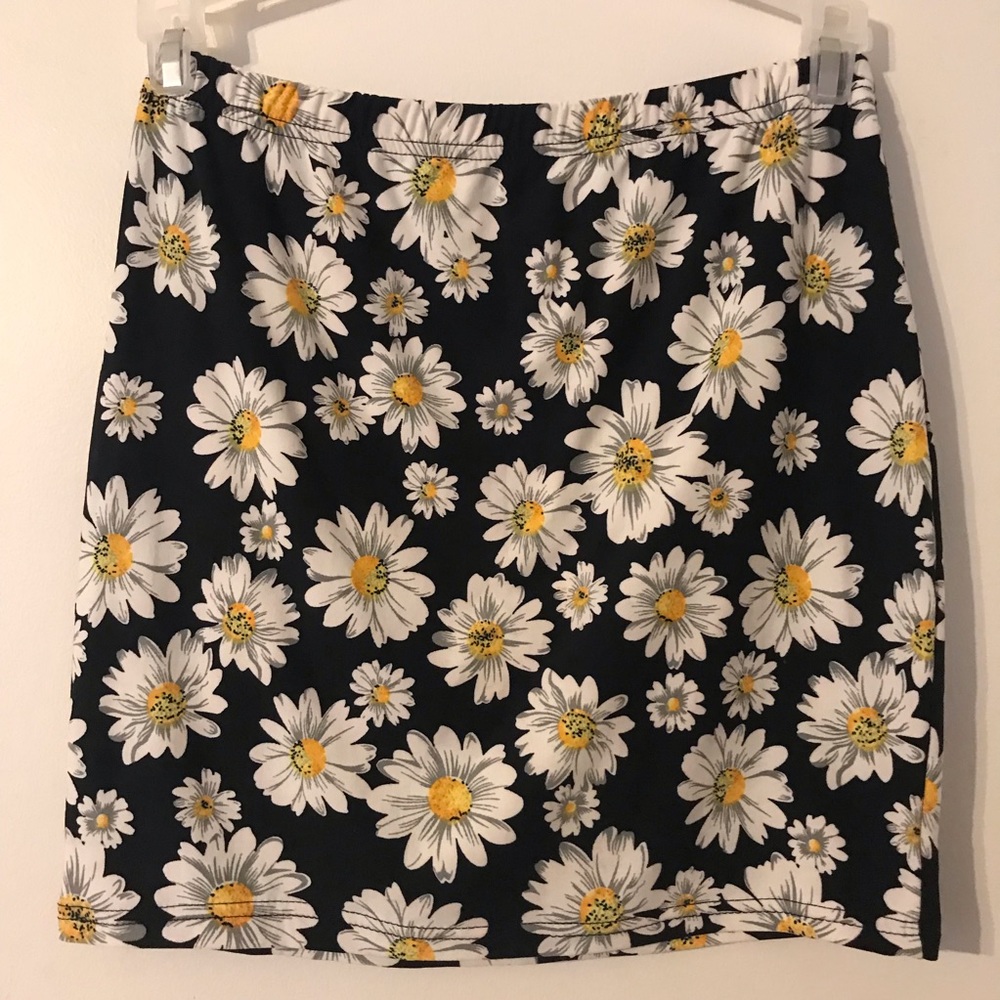 Daisies mini skirt